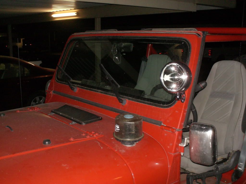 Pillar mounted spotlight