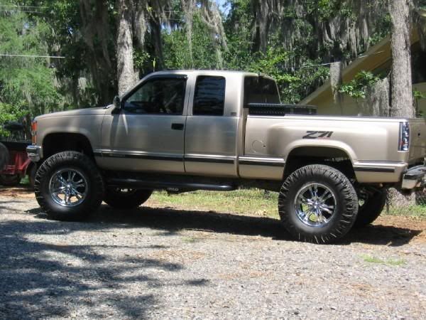 White Chevy Obs 6 Inch Body Lift