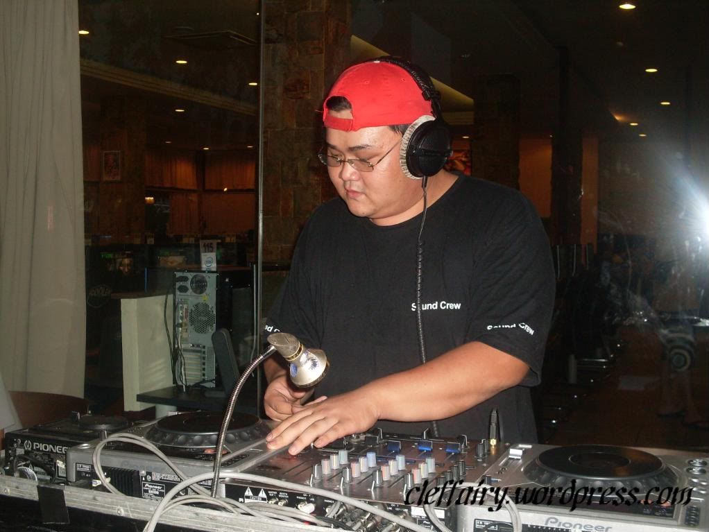 Deejay The deejay who is responsible spinning sounds and music